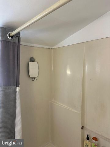 17 HIGGINSVILLE LN, Mount Royal, NJ 08061