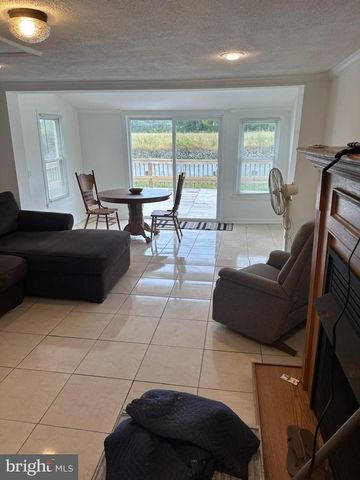 17 HIGGINSVILLE LN, Mount Royal, NJ 08061