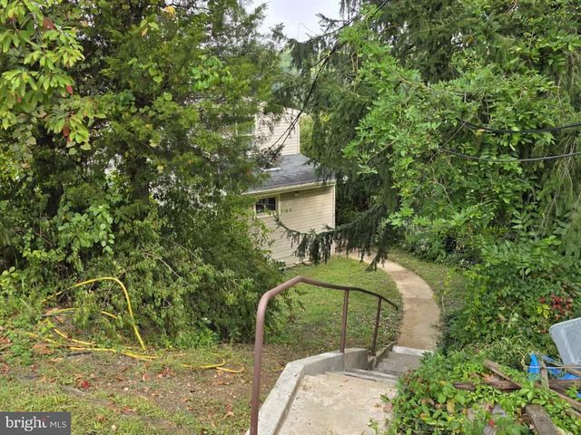 17 HIGGINSVILLE LN, Mount Royal, NJ 08061