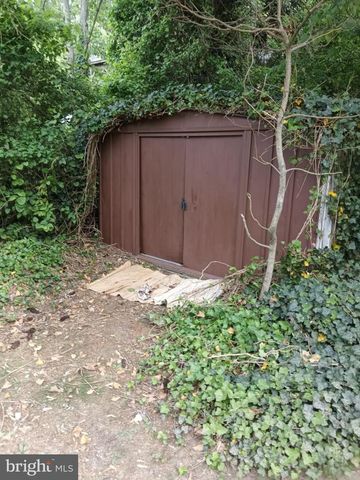 17 HIGGINSVILLE LN, Mount Royal, NJ 08061