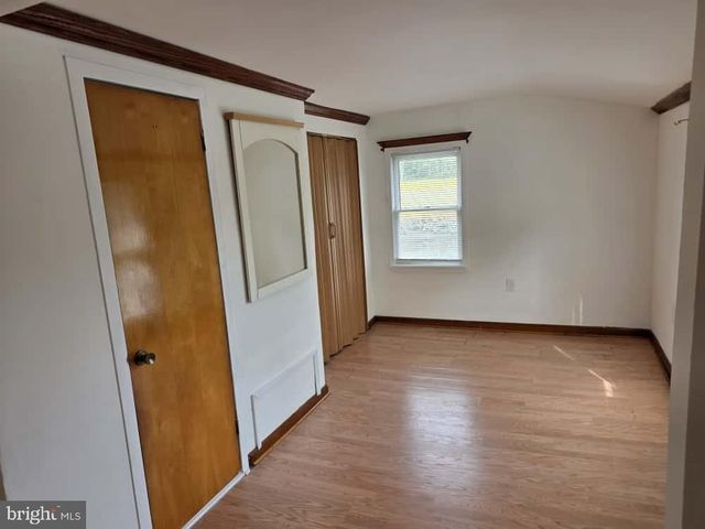 17 HIGGINSVILLE LN, Mount Royal, NJ 08061