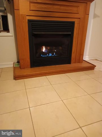 17 HIGGINSVILLE LN, Mount Royal, NJ 08061