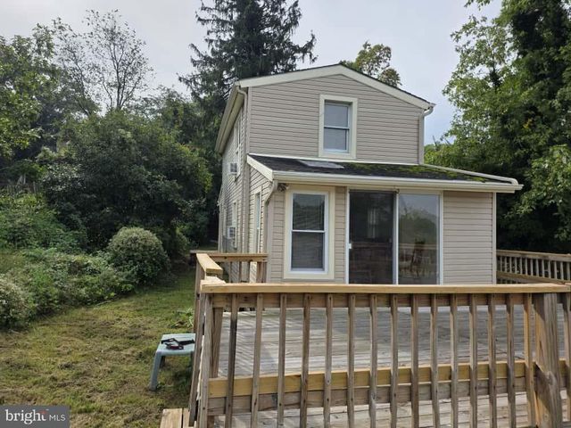 17 HIGGINSVILLE LN, Mount Royal, NJ 08061