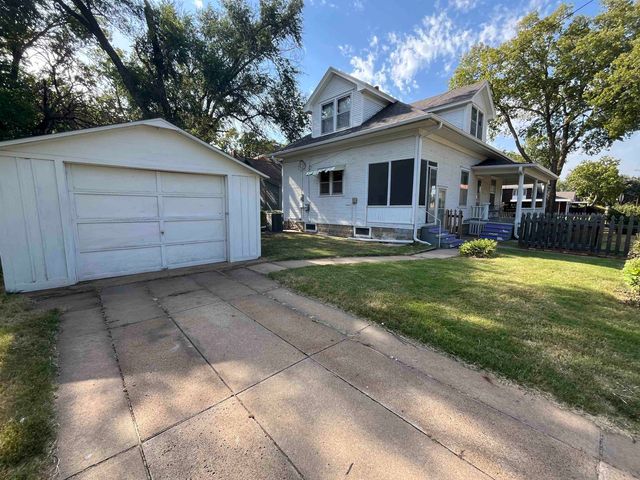 646 Gypsum Ave, Salina, KS 67401