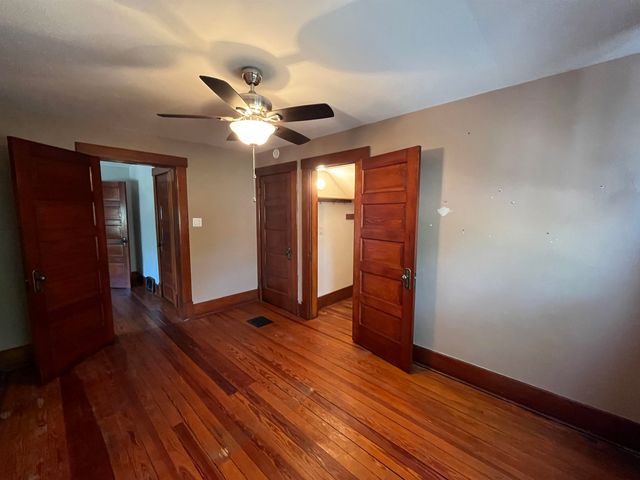 646 Gypsum Ave, Salina, KS 67401