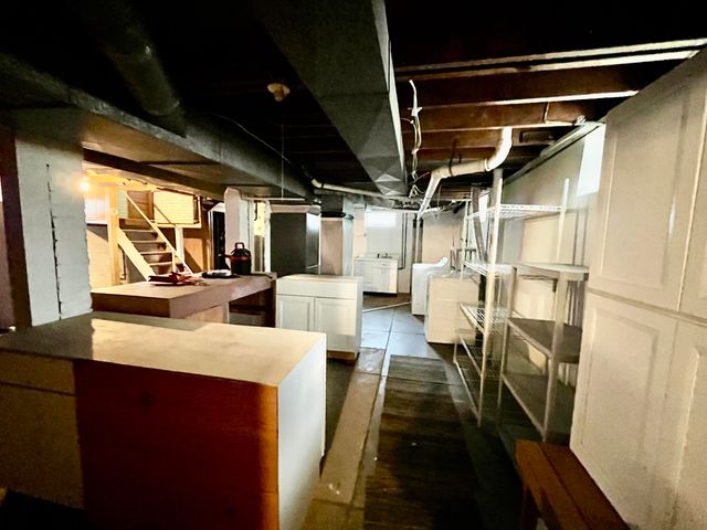 646 Gypsum Ave, Salina, KS 67401