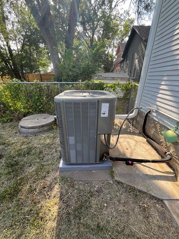 646 Gypsum Ave, Salina, KS 67401