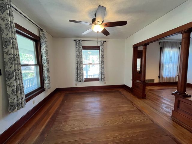 646 Gypsum Ave, Salina, KS 67401