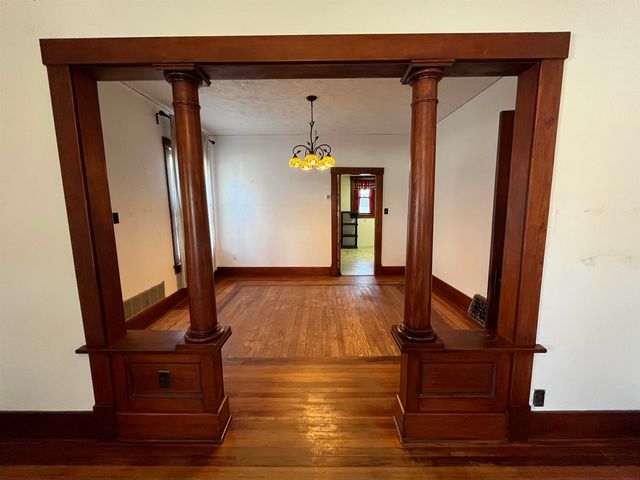 646 Gypsum Ave, Salina, KS 67401