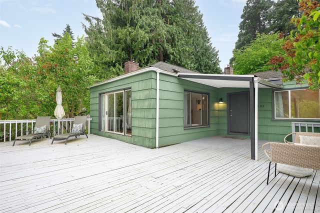 17633 10th Avenue NE, Shoreline, WA 98155
