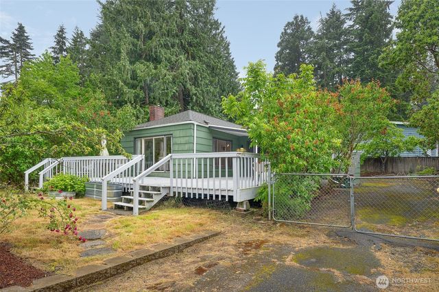 17633 10th Avenue NE, Shoreline, WA 98155