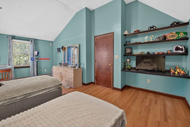 55 Irving St, Fall River, MA 02723