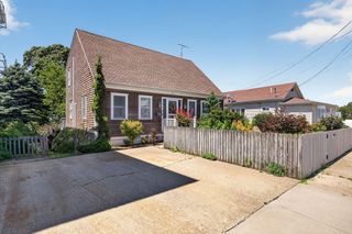 55 Irving St, Fall River, MA 02723