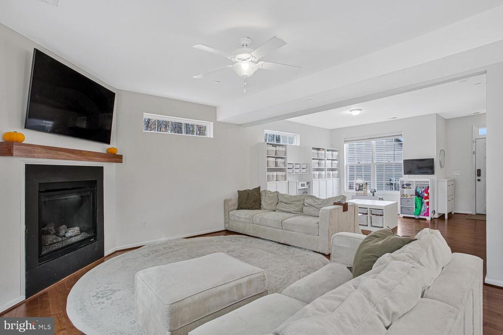 Image 2 of property listing at 703 TRAPPER WAY, Deale, MD 20751