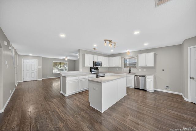 15515 FlowingSpg, San Antonio, TX 78247