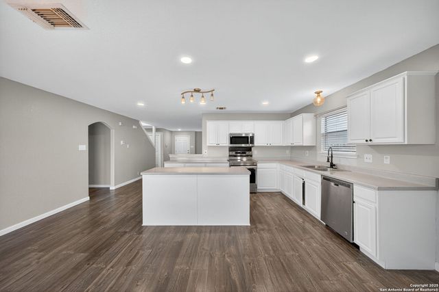 15515 FlowingSpg, San Antonio, TX 78247