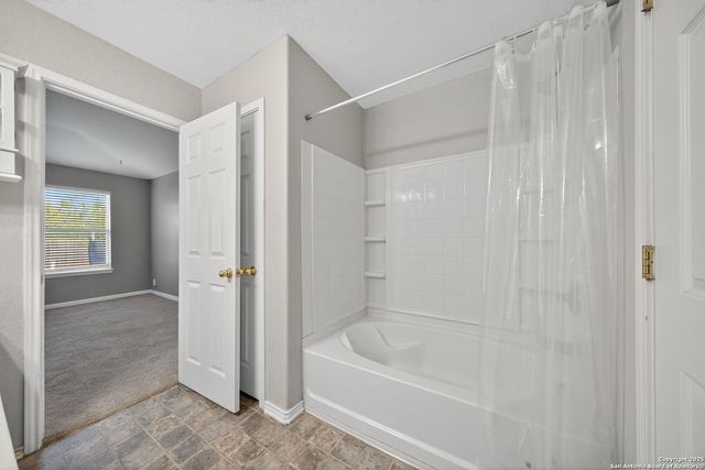 15515 FlowingSpg, San Antonio, TX 78247