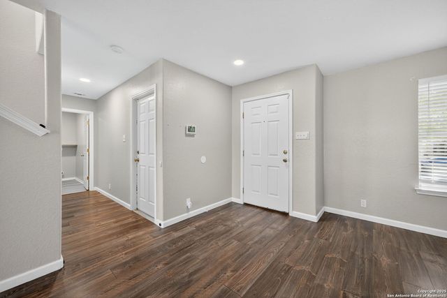 15515 FlowingSpg, San Antonio, TX 78247