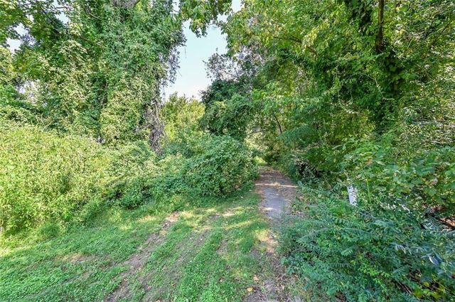 2990 Stone Hogan Conn Road, Atlanta, GA 30331