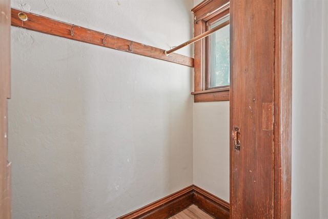 309 W 12TH Street, Cedar Falls, IA 50613