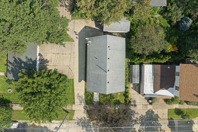 309 W 12TH Street, Cedar Falls, IA 50613