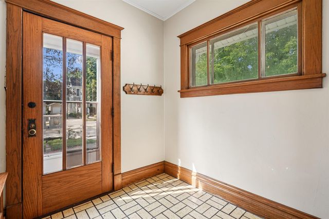 309 W 12TH Street, Cedar Falls, IA 50613
