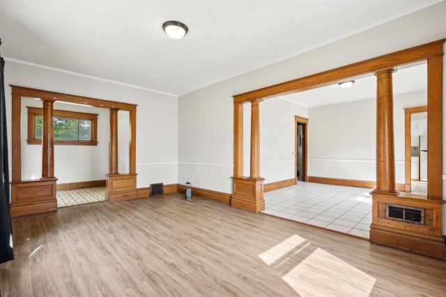 309 W 12TH Street, Cedar Falls, IA 50613