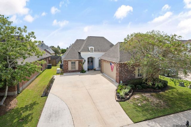 8915 Foxgate Dr, Baton Rouge, LA 70809