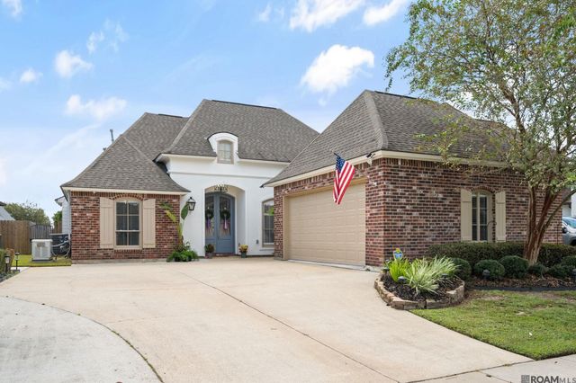 8915 Foxgate Dr, Baton Rouge, LA 70809