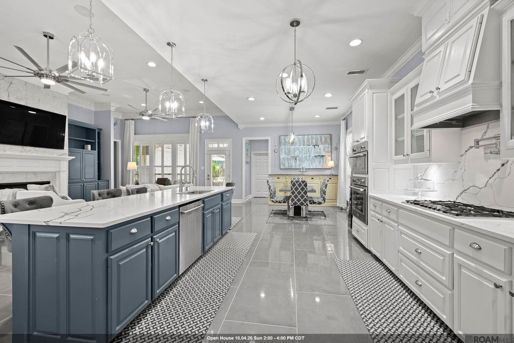 8915 Foxgate Dr, Baton Rouge, LA 70809