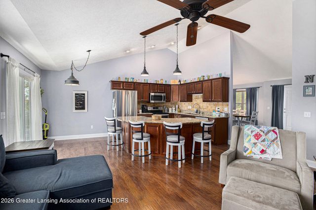 1206 N Waverly Road, Dimondale, MI 48821