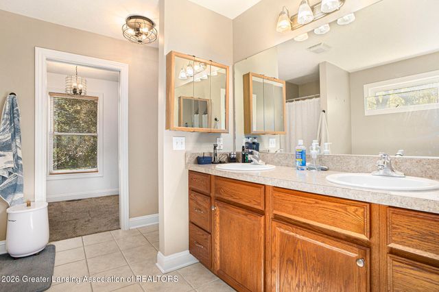 1206 N Waverly Road, Dimondale, MI 48821