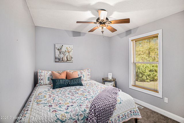 1206 N Waverly Road, Dimondale, MI 48821