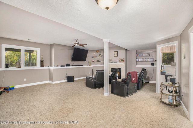 1206 N Waverly Road, Dimondale, MI 48821