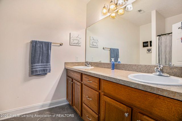 1206 N Waverly Road, Dimondale, MI 48821