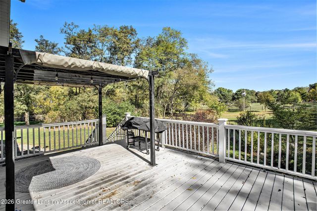 1206 N Waverly Road, Dimondale, MI 48821
