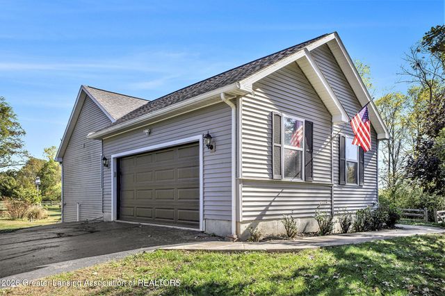 1206 N Waverly Road, Dimondale, MI 48821