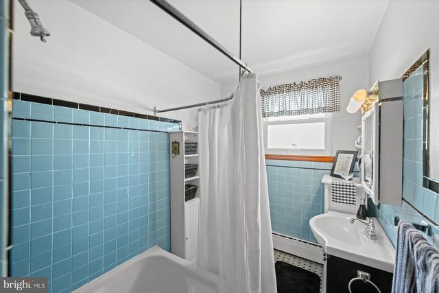 370 PAOLI AVE, Philadelphia, PA 19128