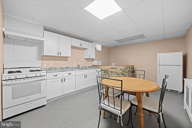 370 PAOLI AVE, Philadelphia, PA 19128