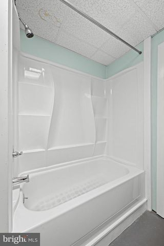 370 PAOLI AVE, Philadelphia, PA 19128