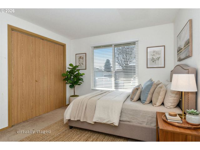 762 2ND St, Woodland, WA 98674