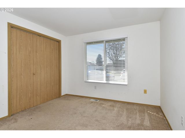 762 2ND St, Woodland, WA 98674