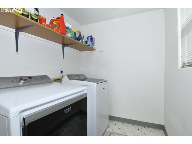 762 2ND St, Woodland, WA 98674