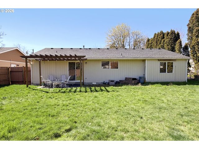 762 2ND St, Woodland, WA 98674
