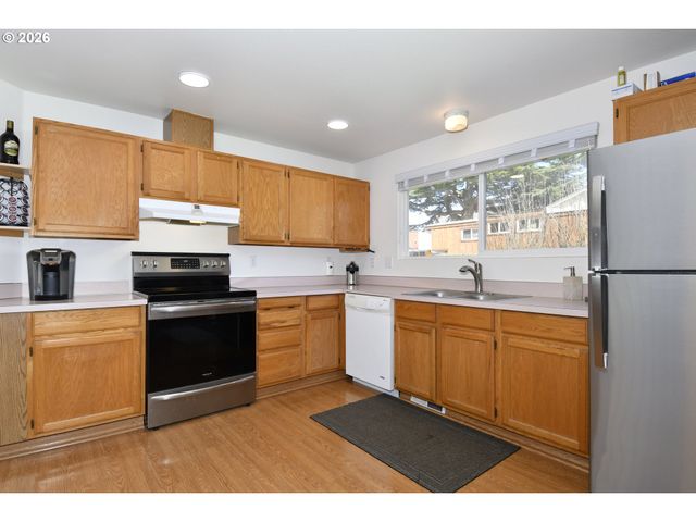 762 2ND St, Woodland, WA 98674