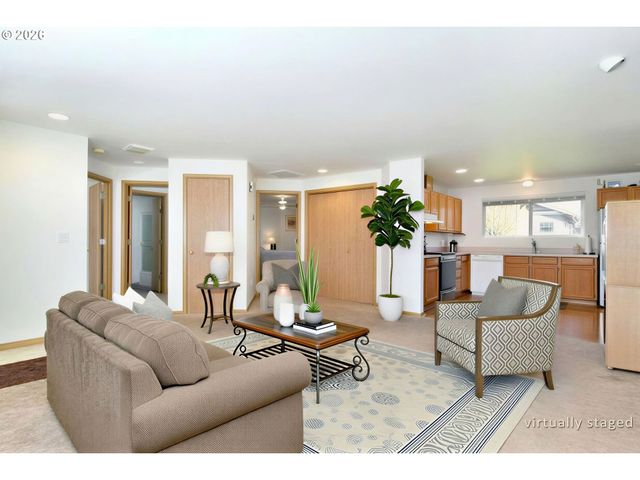 762 2ND St, Woodland, WA 98674