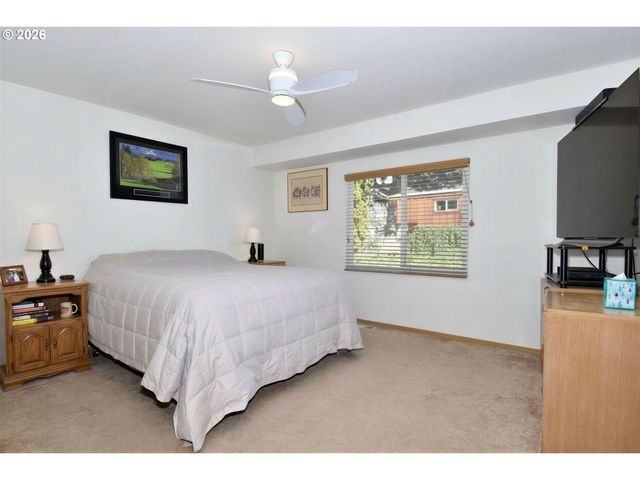 762 2ND St, Woodland, WA 98674