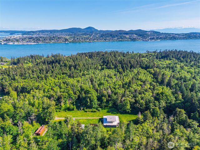 5233 Pheasant Run Lane, Anacortes, WA 98221