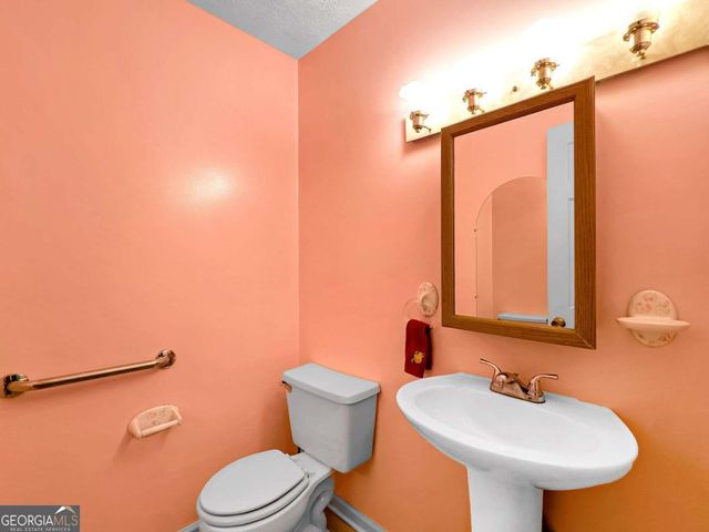 240 Riverview Road, Jackson, GA 30233