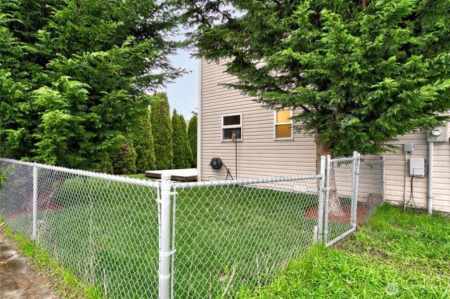 1814 N 30th Street, Mount Vernon, WA 98273